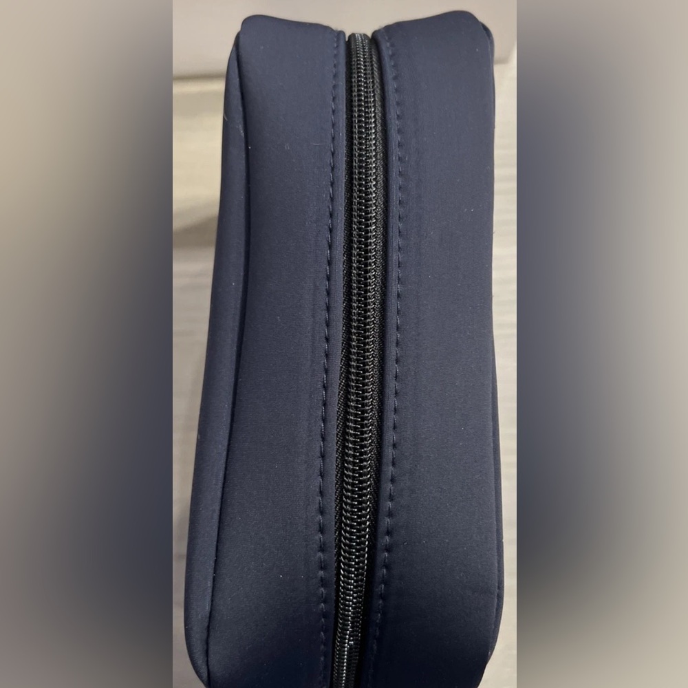 NIB Dior Men's Deep Blue Scuba Material Toiletry Dopp Kit - Picture 15 of 16